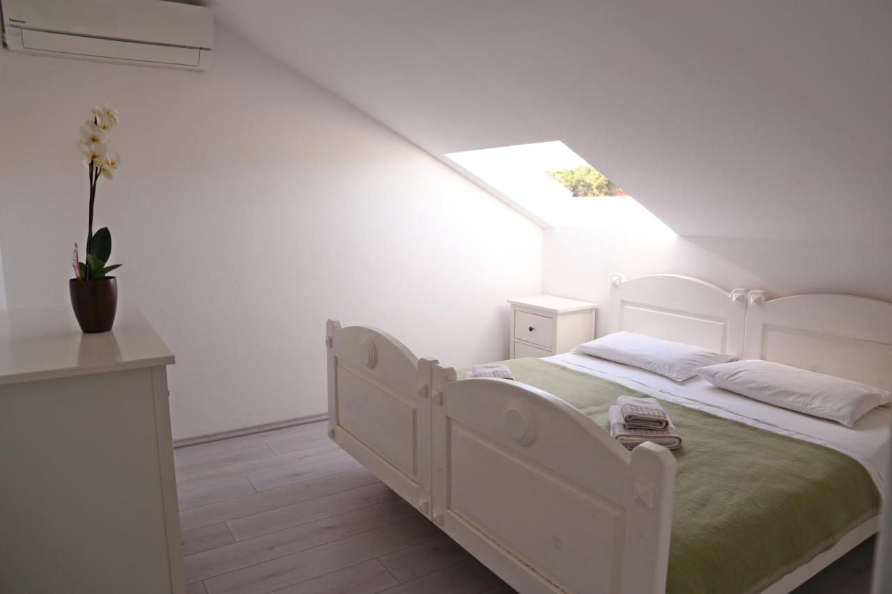 Pansion Marinka-Bire Rooms Lumbarda Zewnętrze zdjęcie